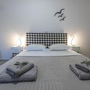 Deluxe Double Room Jetted Shower